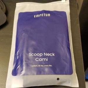 Scoop neck cami